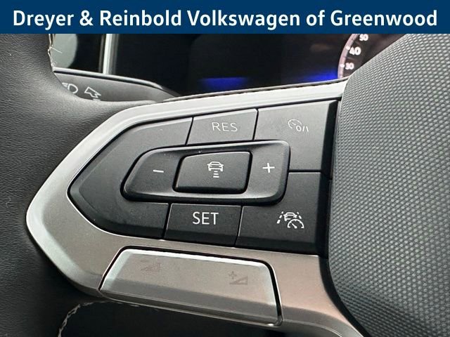 New 2026 Volkswagen Taos SE image 16