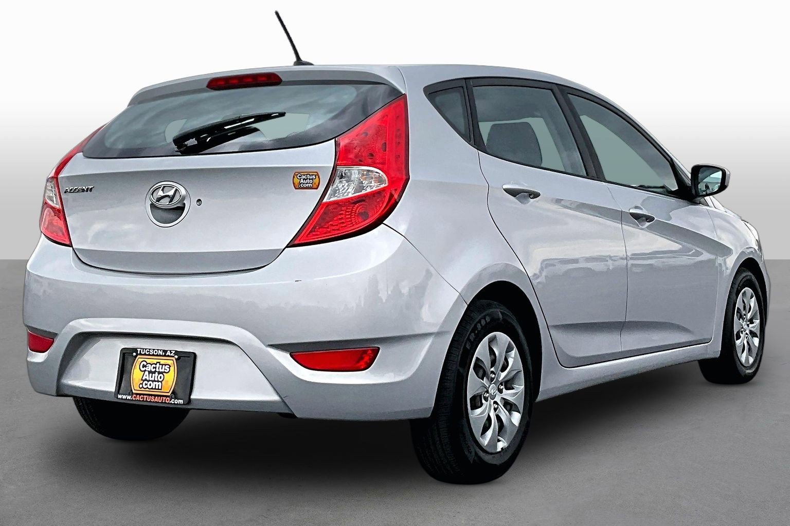 Used 2017 Hyundai Accent SE FWD image 2