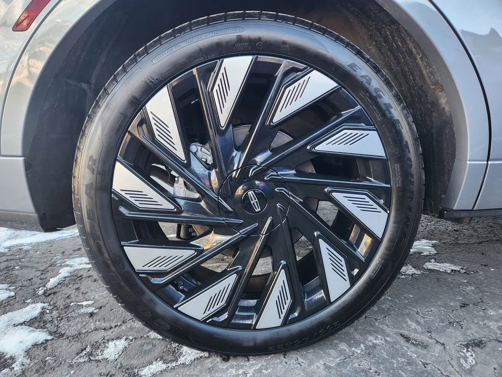 Used 2024 Lincoln Nautilus Black Label w/ Jet Appearance Package (87T) image 18