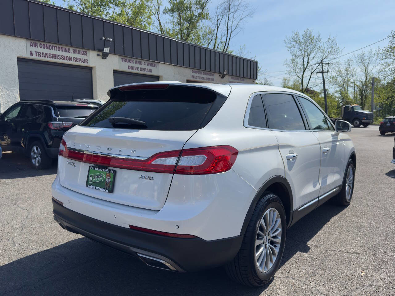 Used 2016 Lincoln MKX Select w/ Select Plus Package AWD/4WD image 5