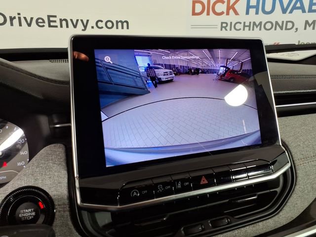 Used 2024 Jeep Compass Latitude image 25