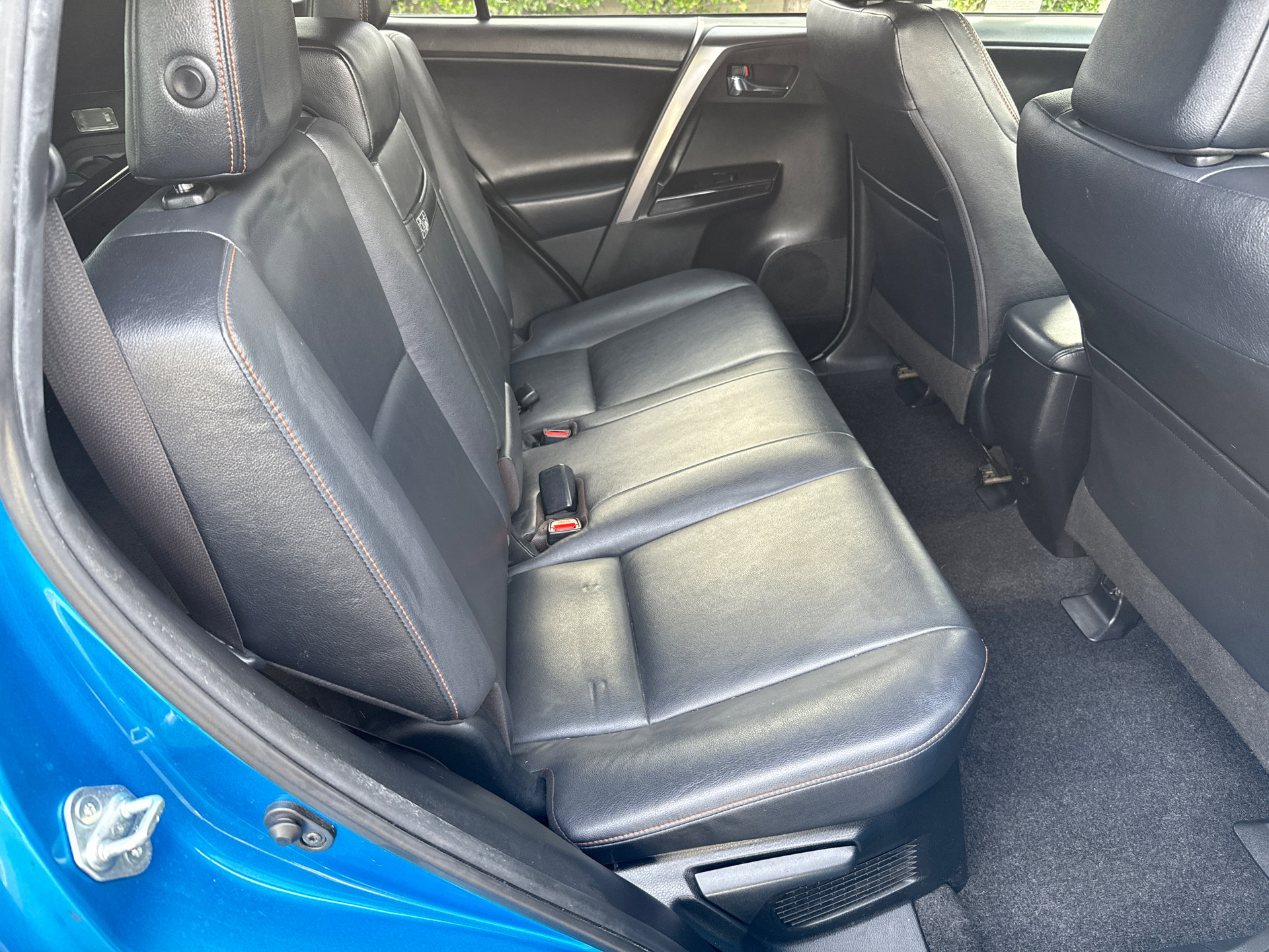Certified 2018 Toyota RAV4 SE AWD/4WD image 17