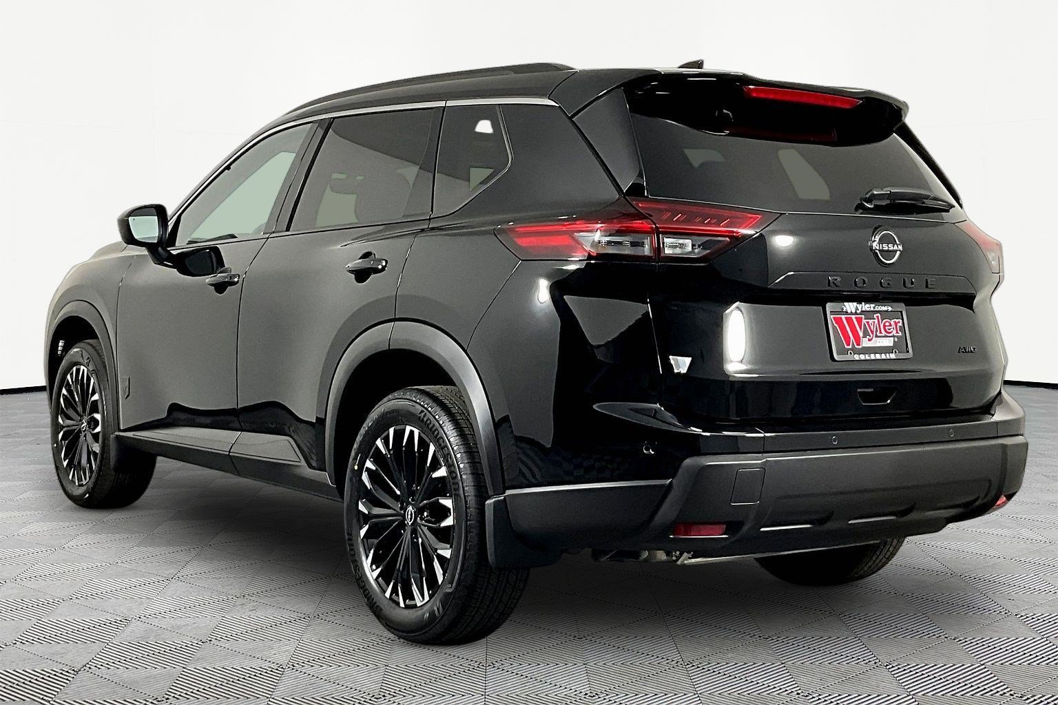 New 2026 Nissan Rogue Dark Armor AWD/4WD image 4
