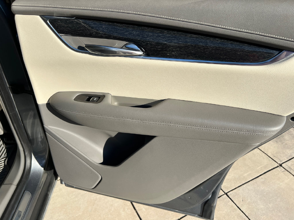 Used 2022 Cadillac XT6 Premium Luxury FWD image 9