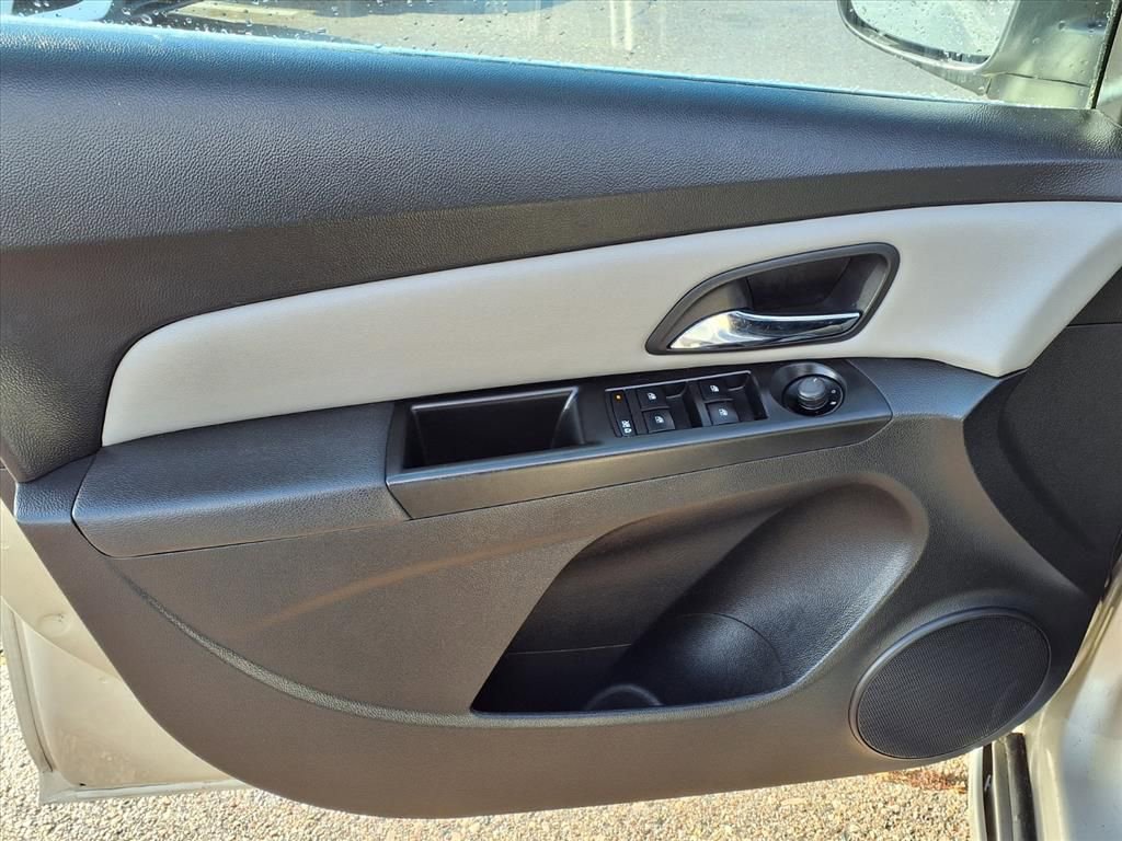 Used 2013 Chevrolet Cruze LT w/ RS Package image 12