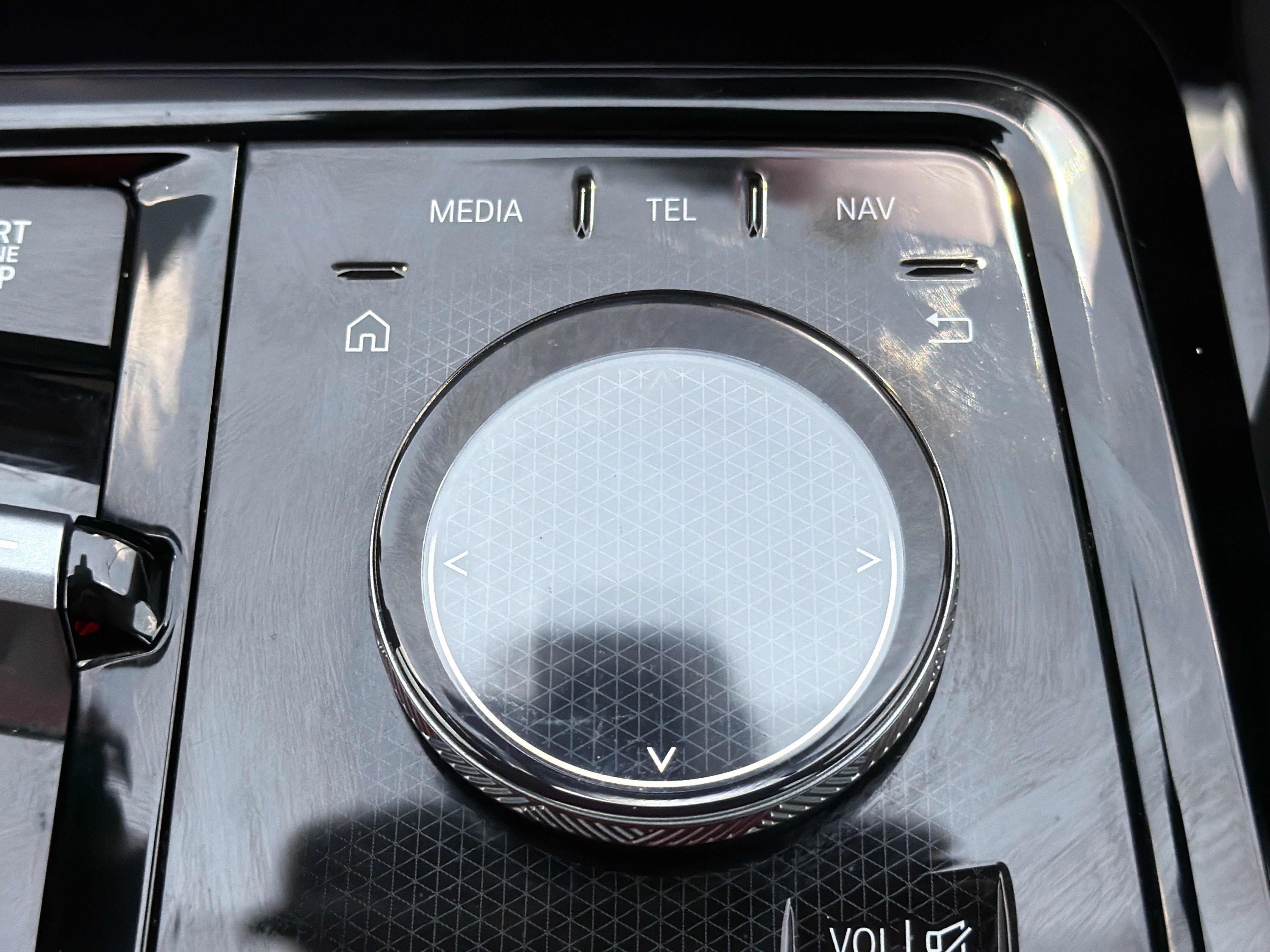 Certified 2026 BMW 530i xDrive AWD/4WD image 7