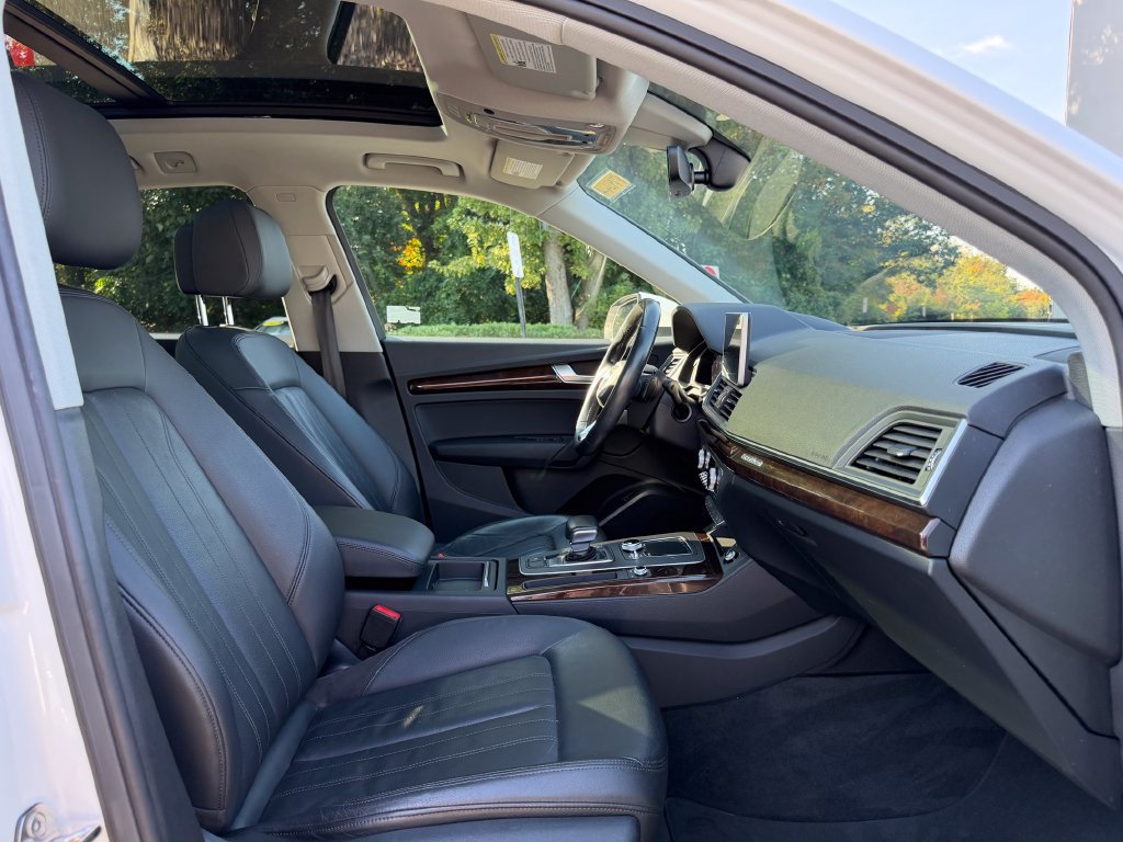 Used 2018 Audi Q5 Premium w/ Premium Plus Package AWD/4WD image 17