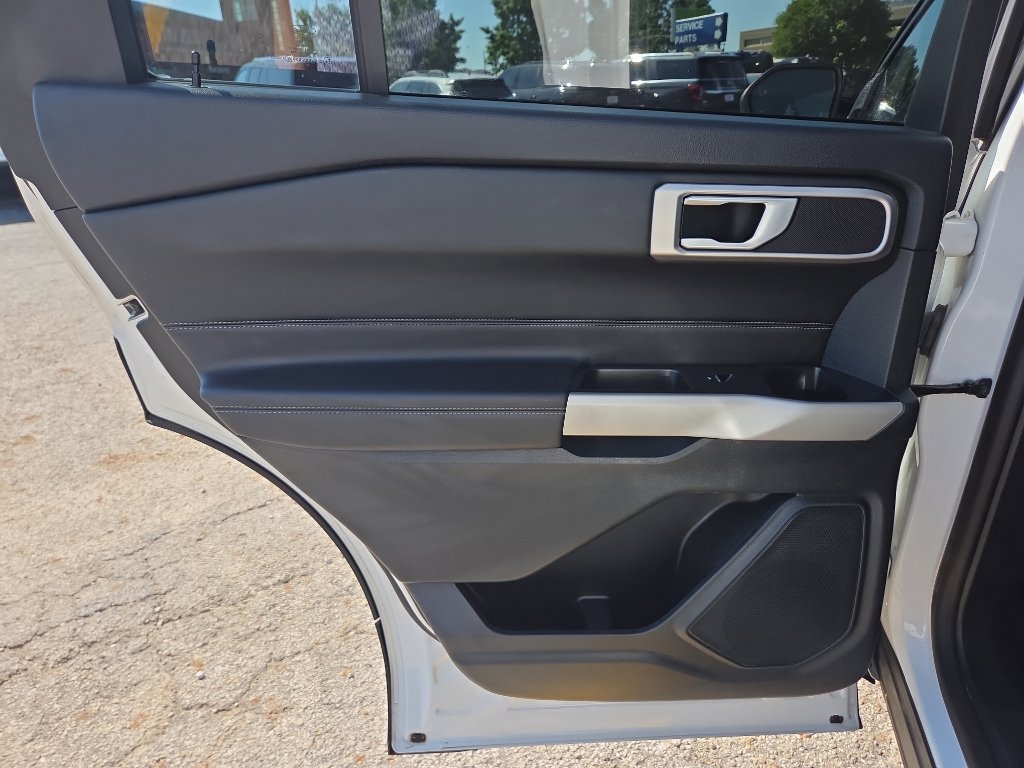Used 2024 Ford Explorer XLT RWD image 24