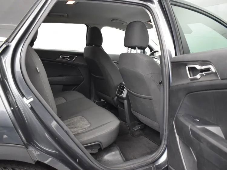 Used 2024 Kia Sportage LX image 18