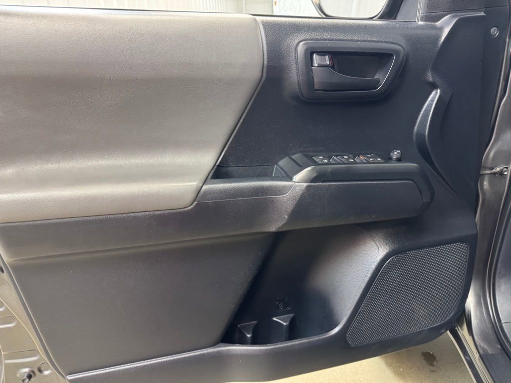 Used 2019 Toyota Tacoma SR w/ SR Convenience Package AWD/4WD image 9