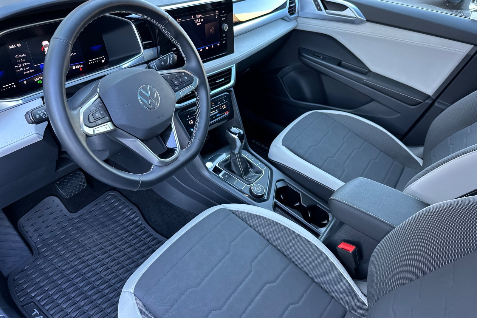 Used 2025 Volkswagen Taos SE AWD/4WD image 9