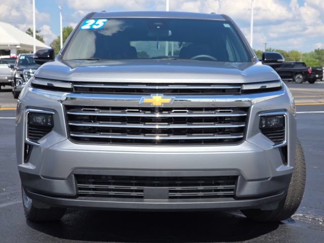 Used 2025 Chevrolet Traverse LT w/ LPO, Floor Liner Package FWD image 12