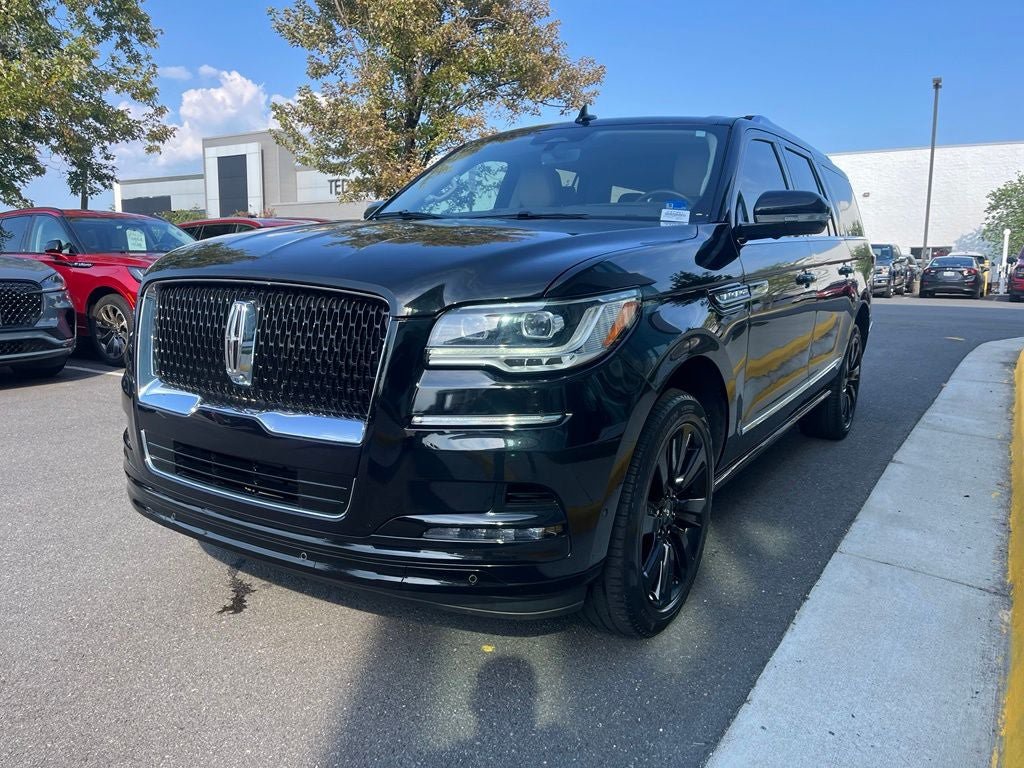 Certified 2023 Lincoln Navigator L Reserve AWD/4WD image 3