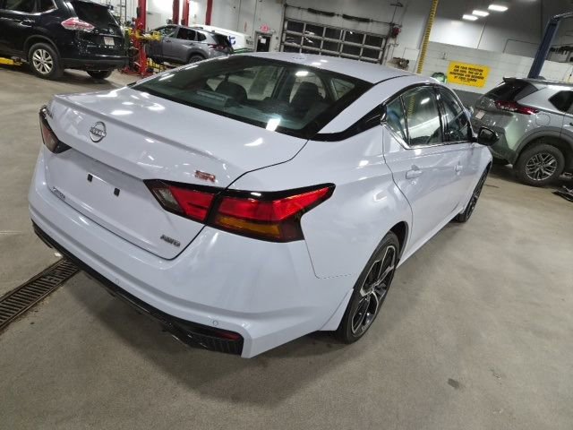 Used 2025 Nissan Altima 2.5 SR w/ SR Premium Package image 9
