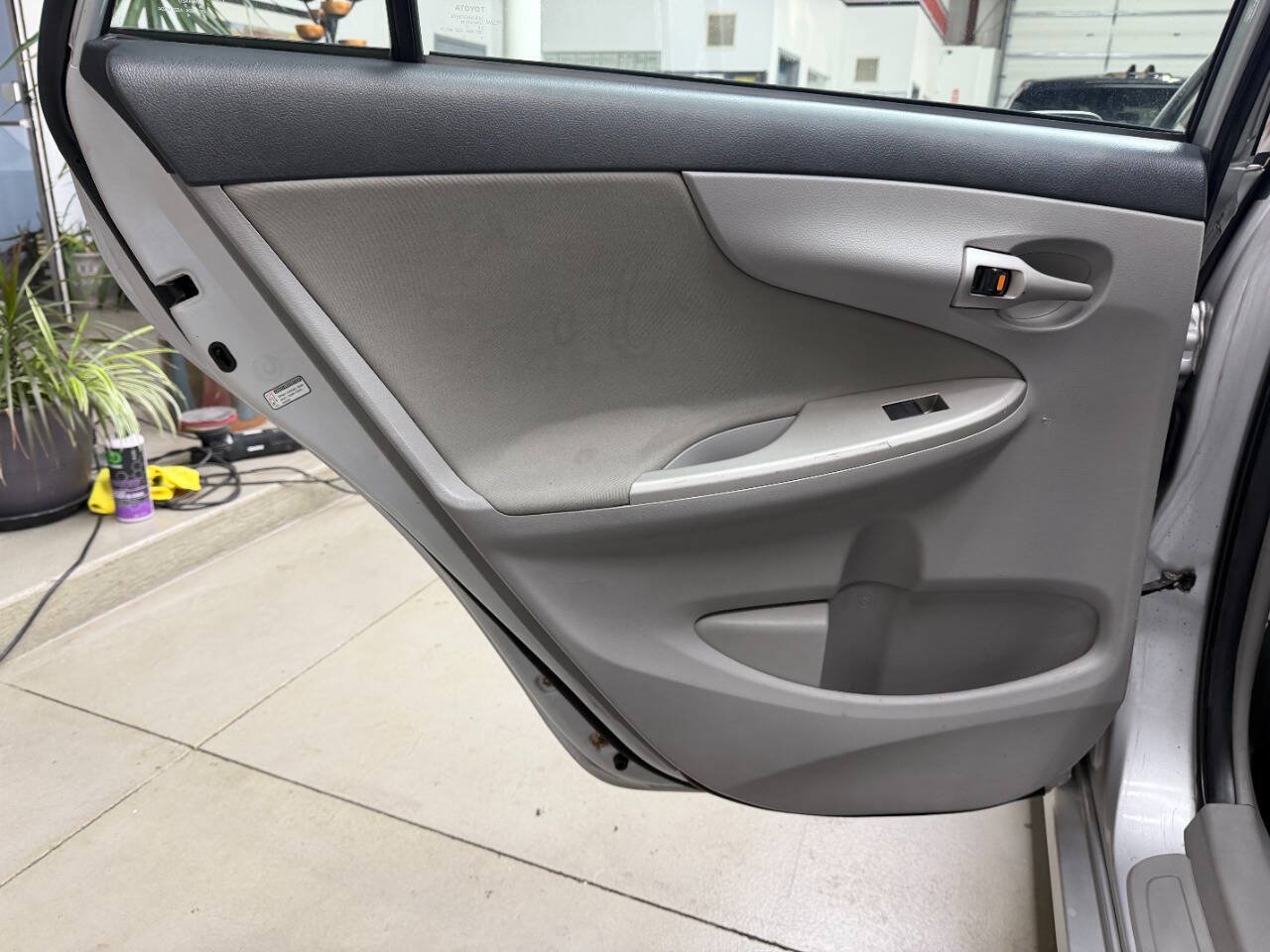 Used 2012 Toyota Corolla LE FWD image 12