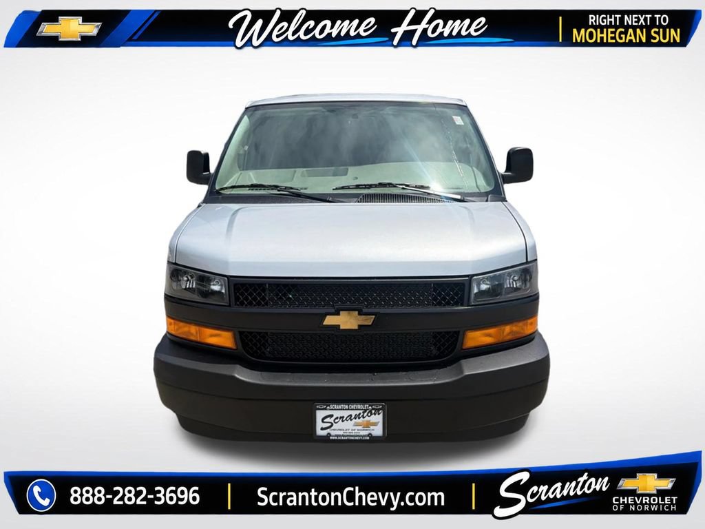 New 2026 Chevrolet Express 3500 w/ Driver Convenience Package RWD video 2
