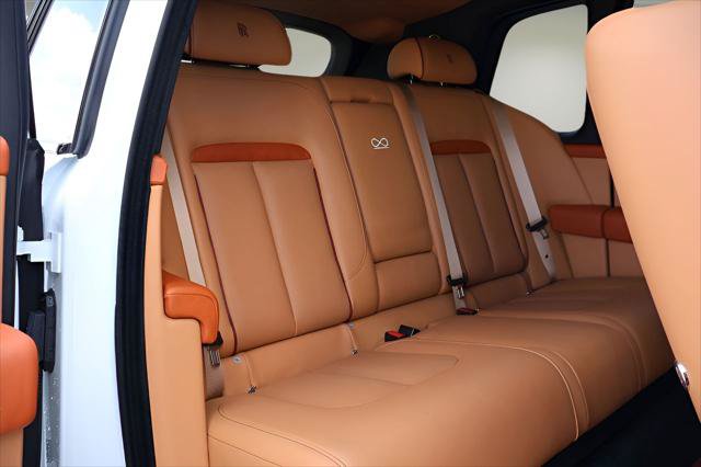Certified 2023 Rolls-Royce Cullinan Black Badge AWD/4WD image 26