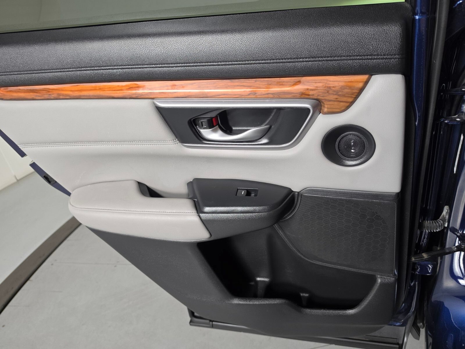 Used 2022 Honda CR-V Touring image 23