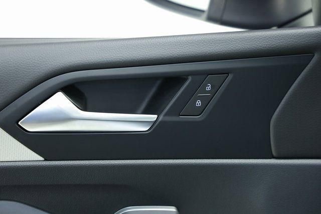 New 2025 Volkswagen Jetta SE FWD image 36