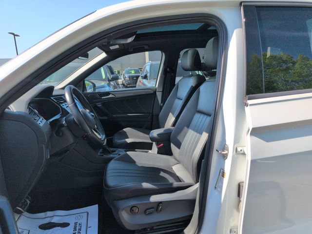 Used 2022 Volkswagen Tiguan SE R-Line AWD/4WD image 12