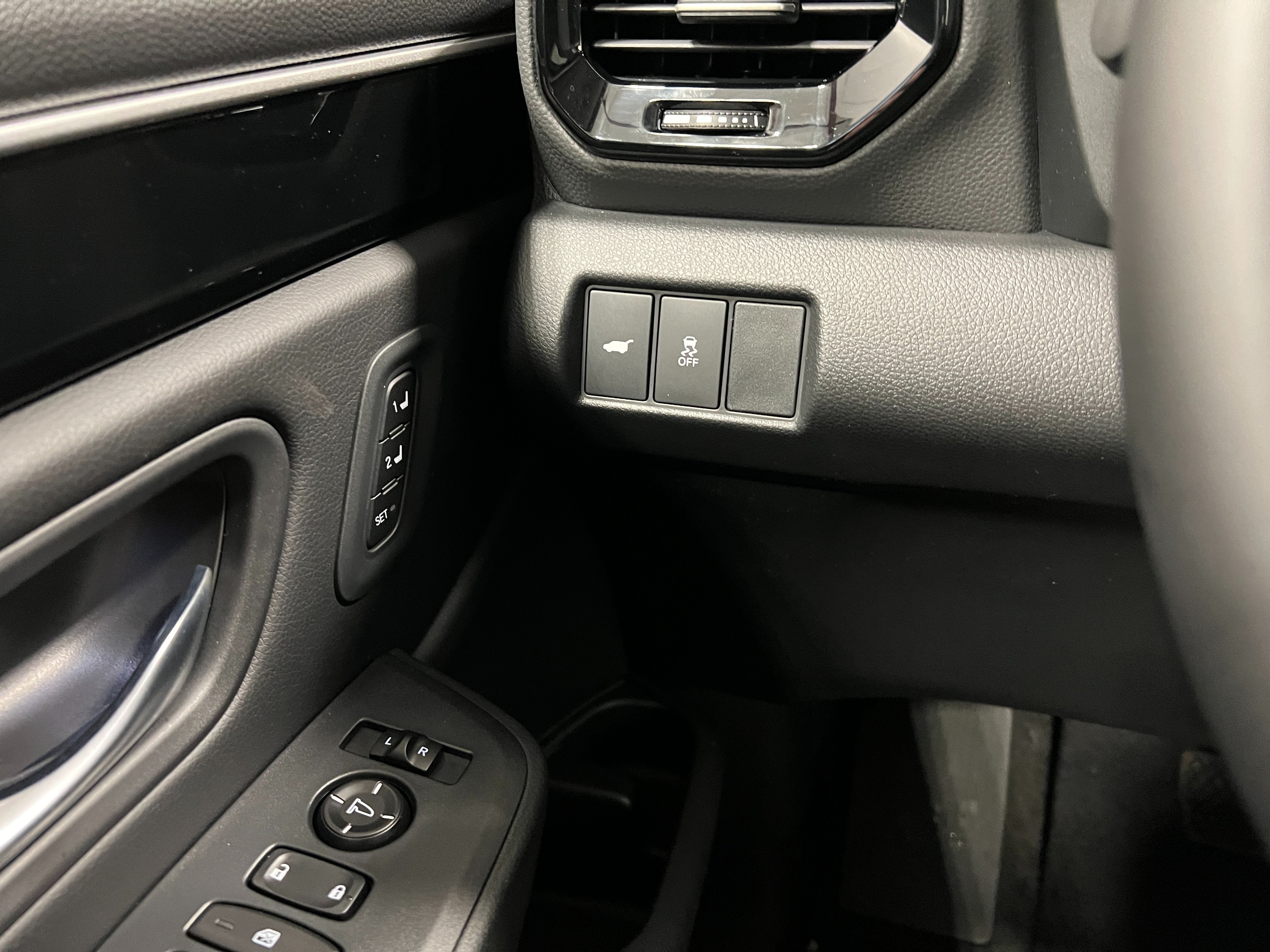 New 2025 Honda Pilot Touring image 21