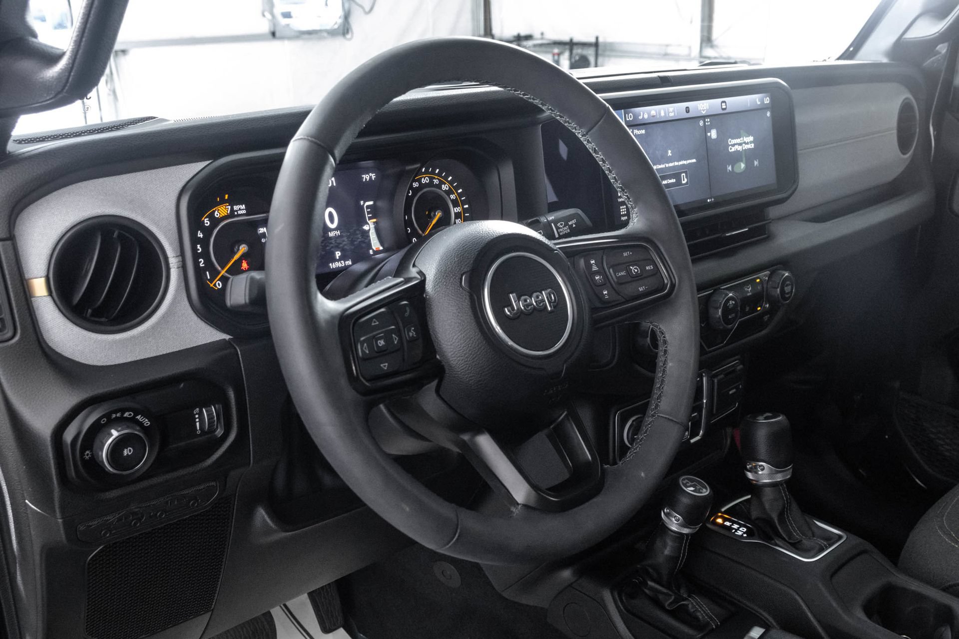 Used 2025 Jeep Wrangler Unlimited Sport AWD/4WD image 4