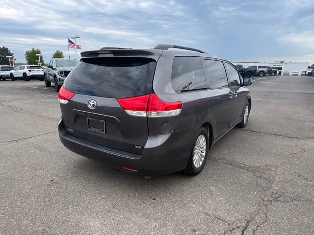 Used 2011 Toyota Sienna XLE w/ Entertainment Pkg FWD image 5