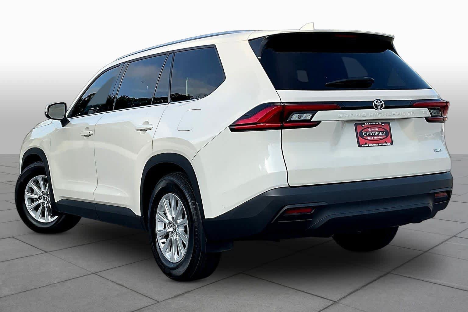 Used 2024 Toyota Grand Highlander FWD image 12
