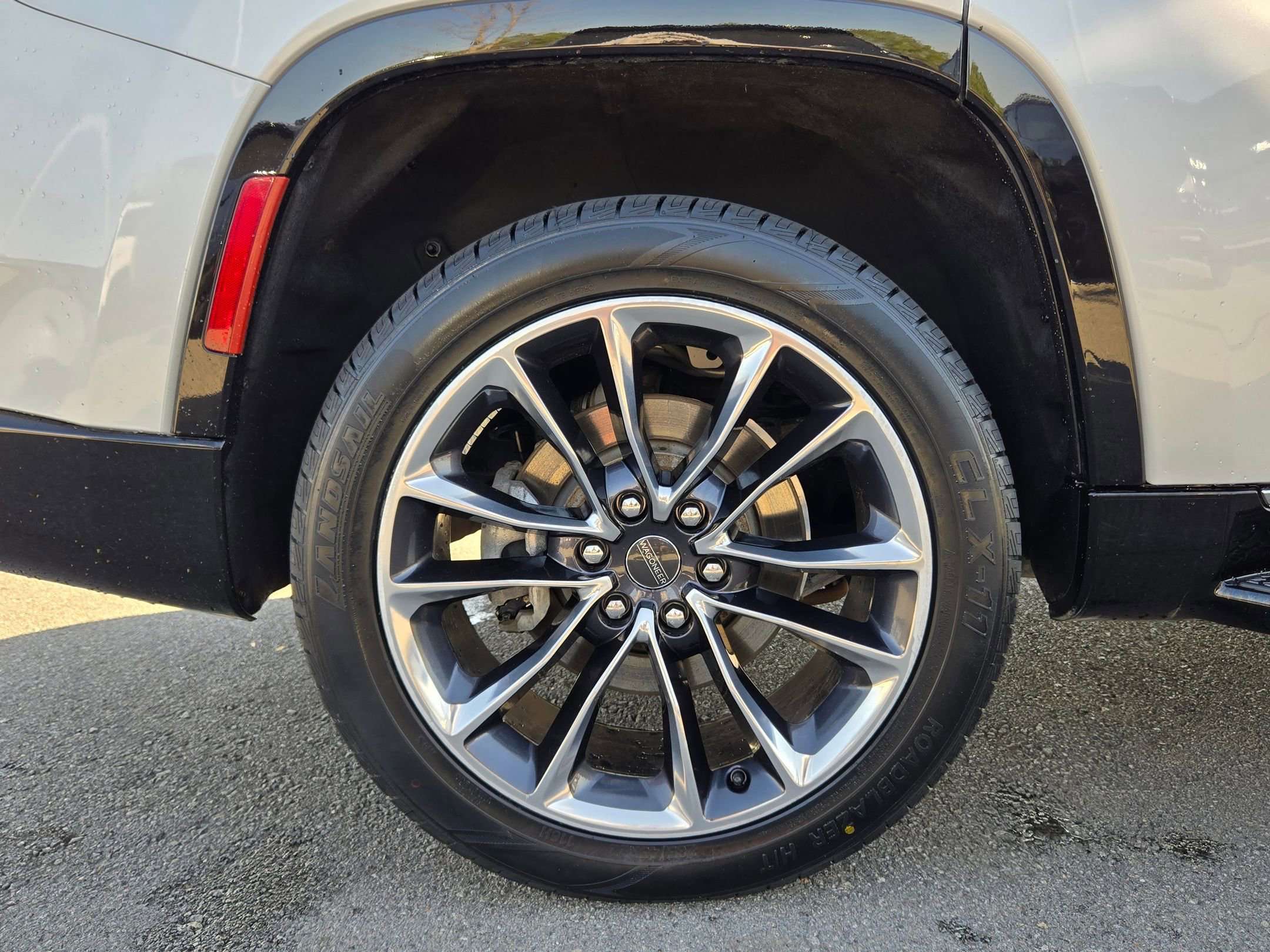 Used 2022 Jeep Wagoneer Series II w/ Premium Group I image 18