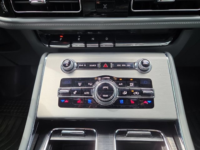Used 2020 Lincoln Aviator Reserve w/ Equipment Group 201A AWD/4WD image 15