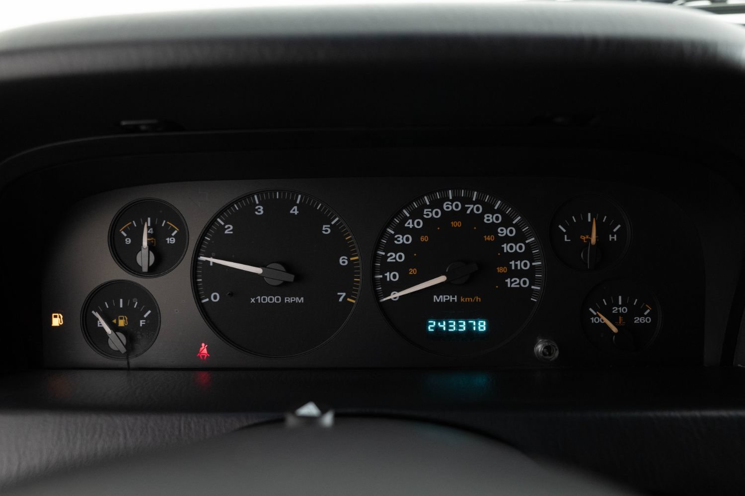 Used 2004 Jeep Grand Cherokee Laredo w/ Convenience Group AWD/4WD image 29
