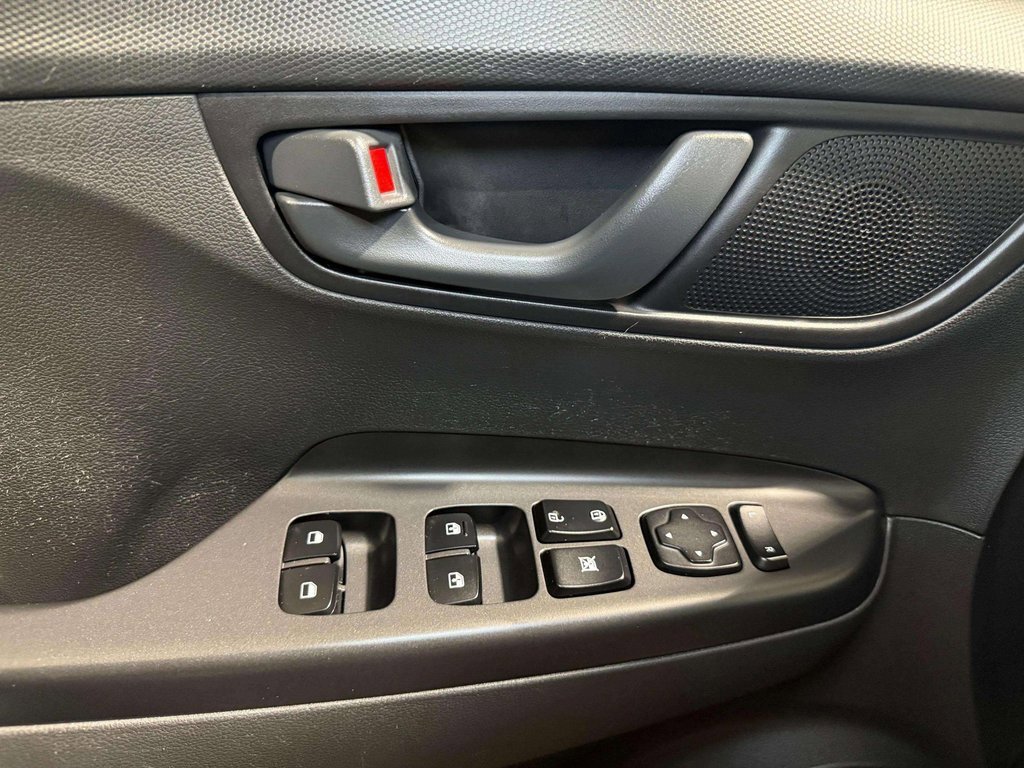 Used 2023 Hyundai Kona SEL w/ Cargo Package image 8