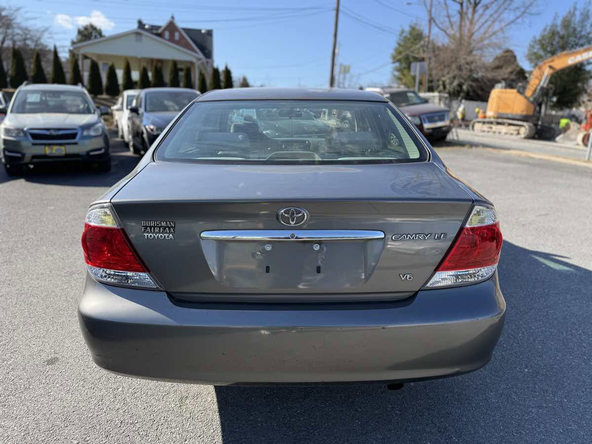 Used 2005 Toyota Camry LE image 6