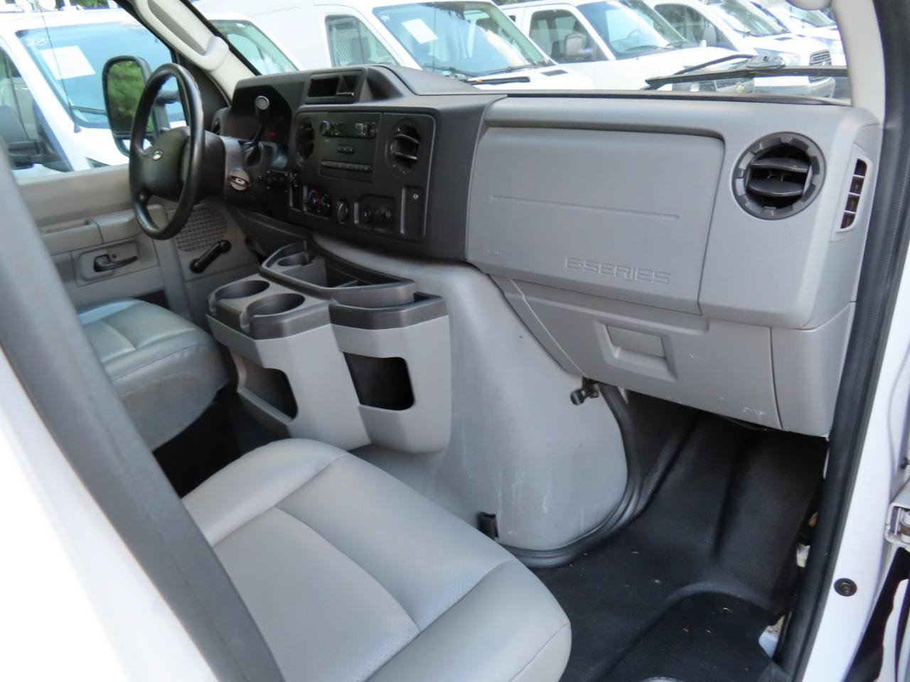 Used 2014 Ford E-150 and Econoline 150 RWD image 21
