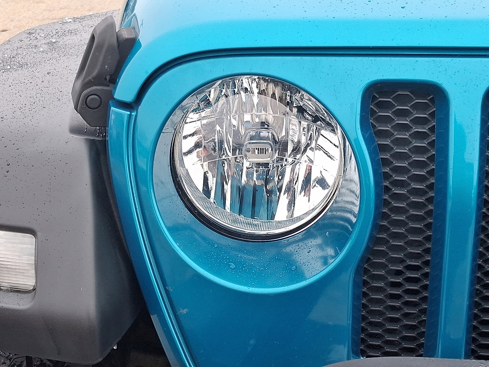 Used 2020 Jeep Wrangler Sport image 9