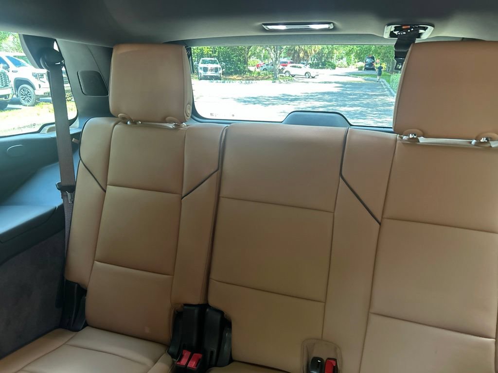 Used 2026 Cadillac Escalade Luxury AWD/4WD image 11