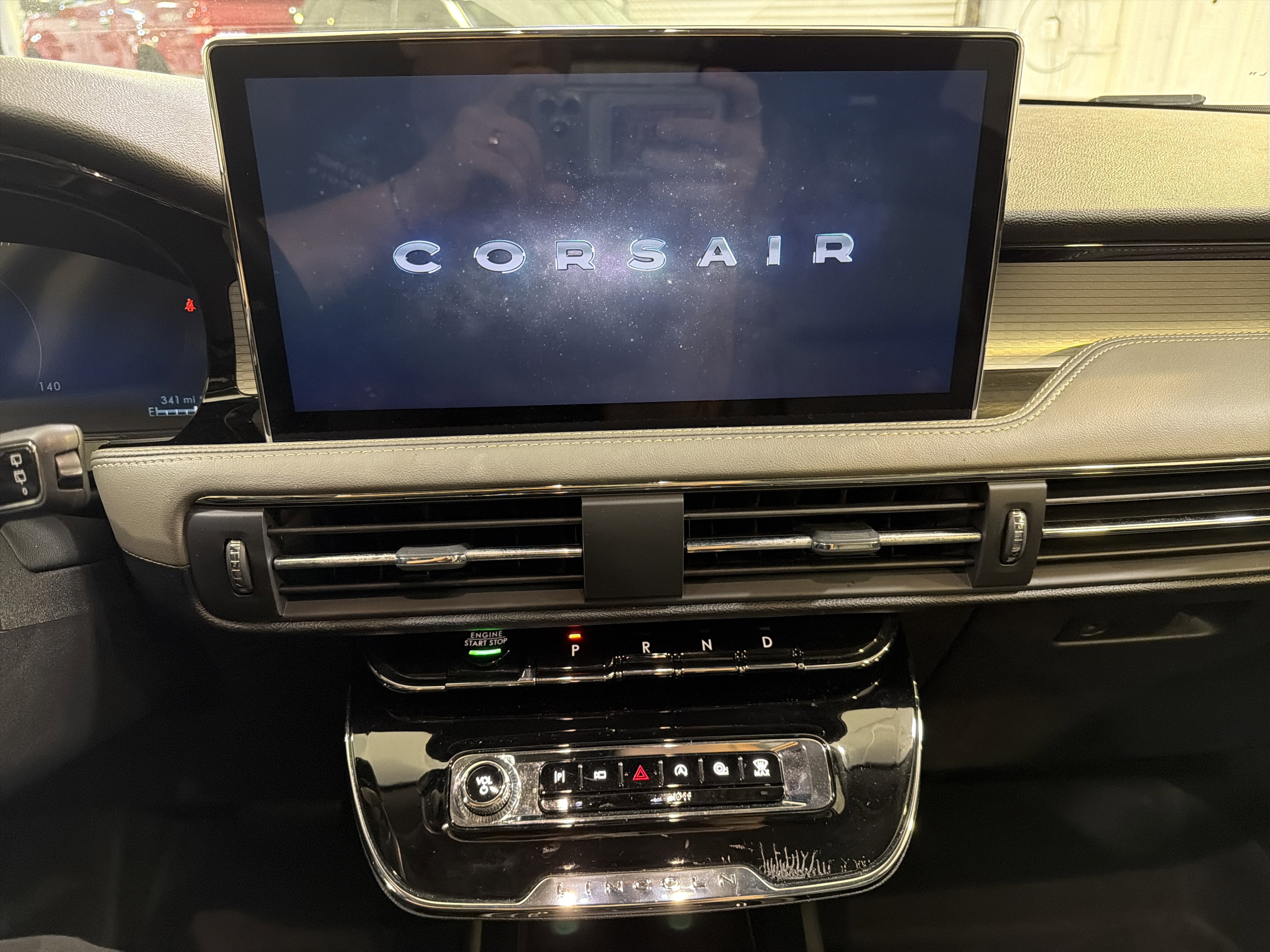 Used 2025 Lincoln Corsair FWD image 15