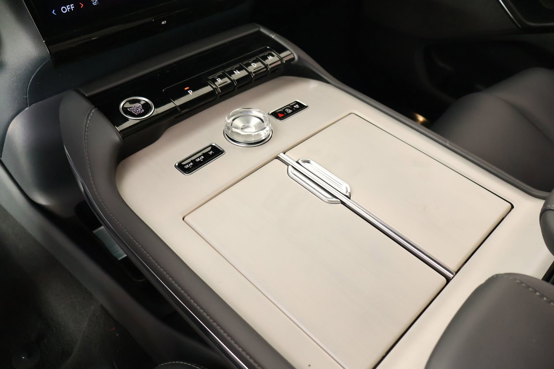 New 2026 Lincoln Navigator L Reserve AWD/4WD image 8