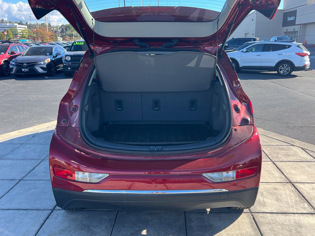 Used 2021 Chevrolet Bolt Premier w/ Infotainment Package FWD image 8