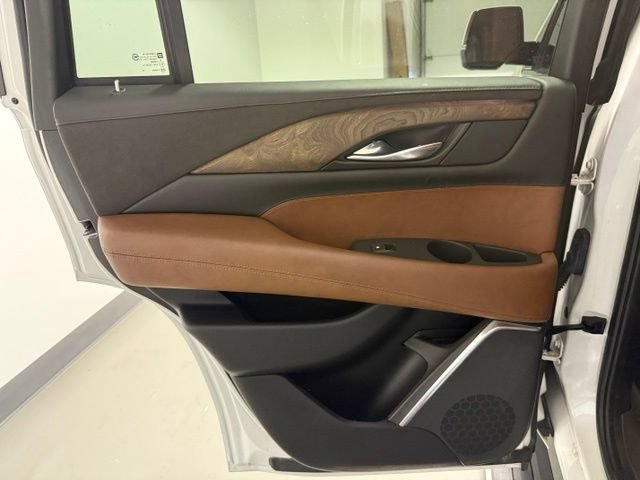 Used 2016 Cadillac Escalade Premium AWD/4WD image 26