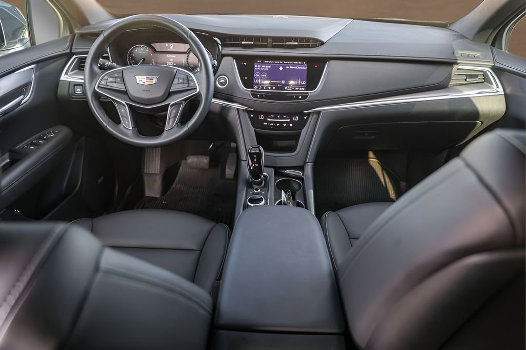 Used 2025 Cadillac XT5 Luxury w/ LPO, Floor Liner Package FWD image 26