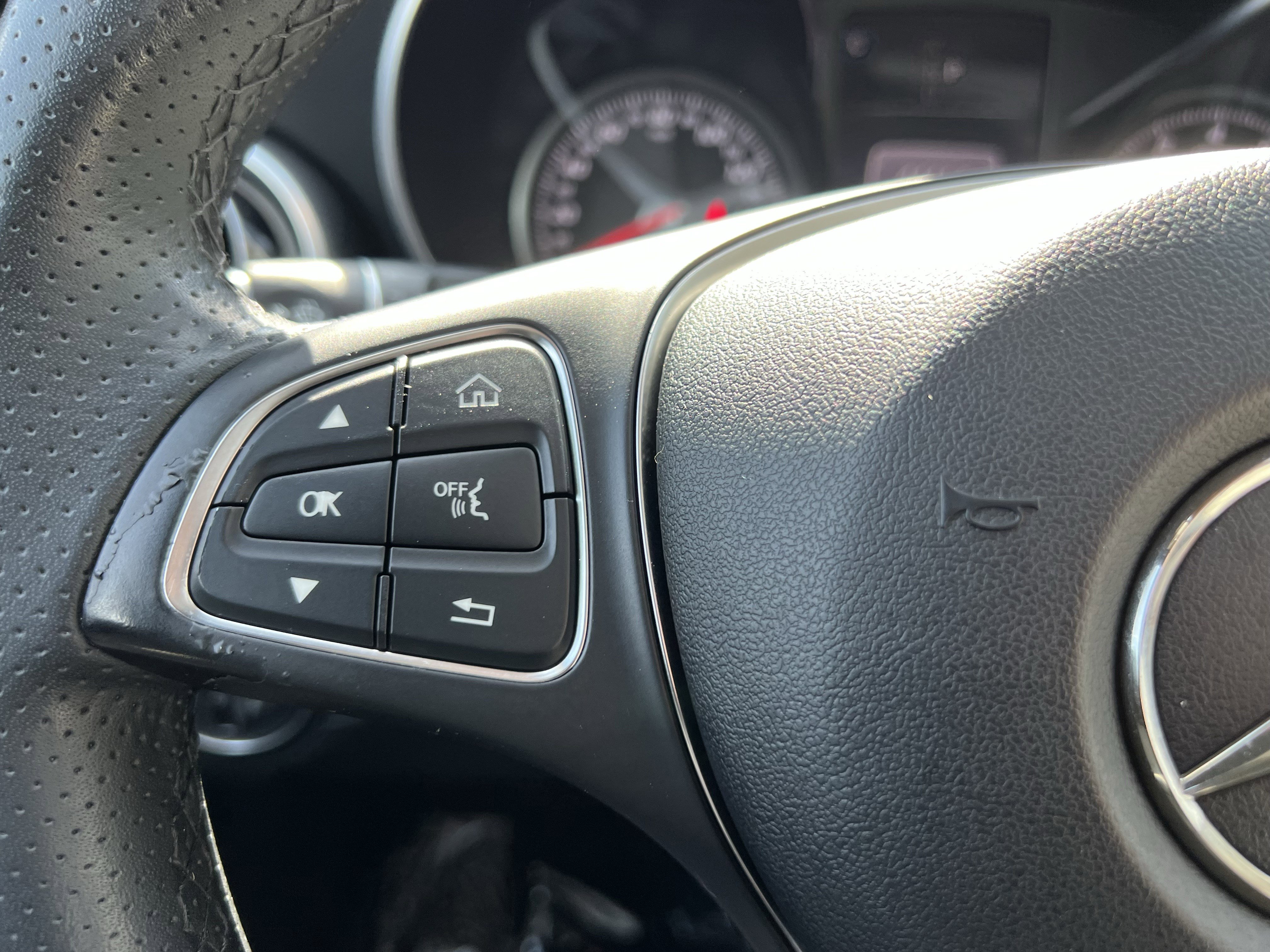 Certified 2018 Mercedes-Benz C 300 4MATIC Sedan image 19