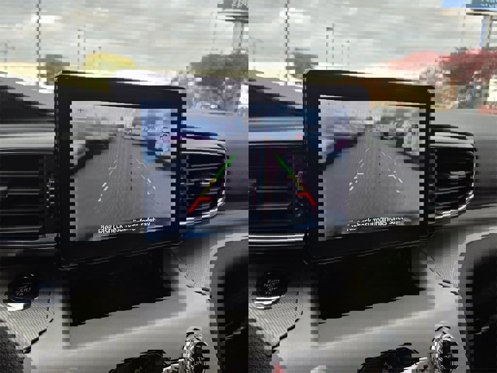 Used 2023 Ford Explorer XLT w/ Equipment Group 202A image 14