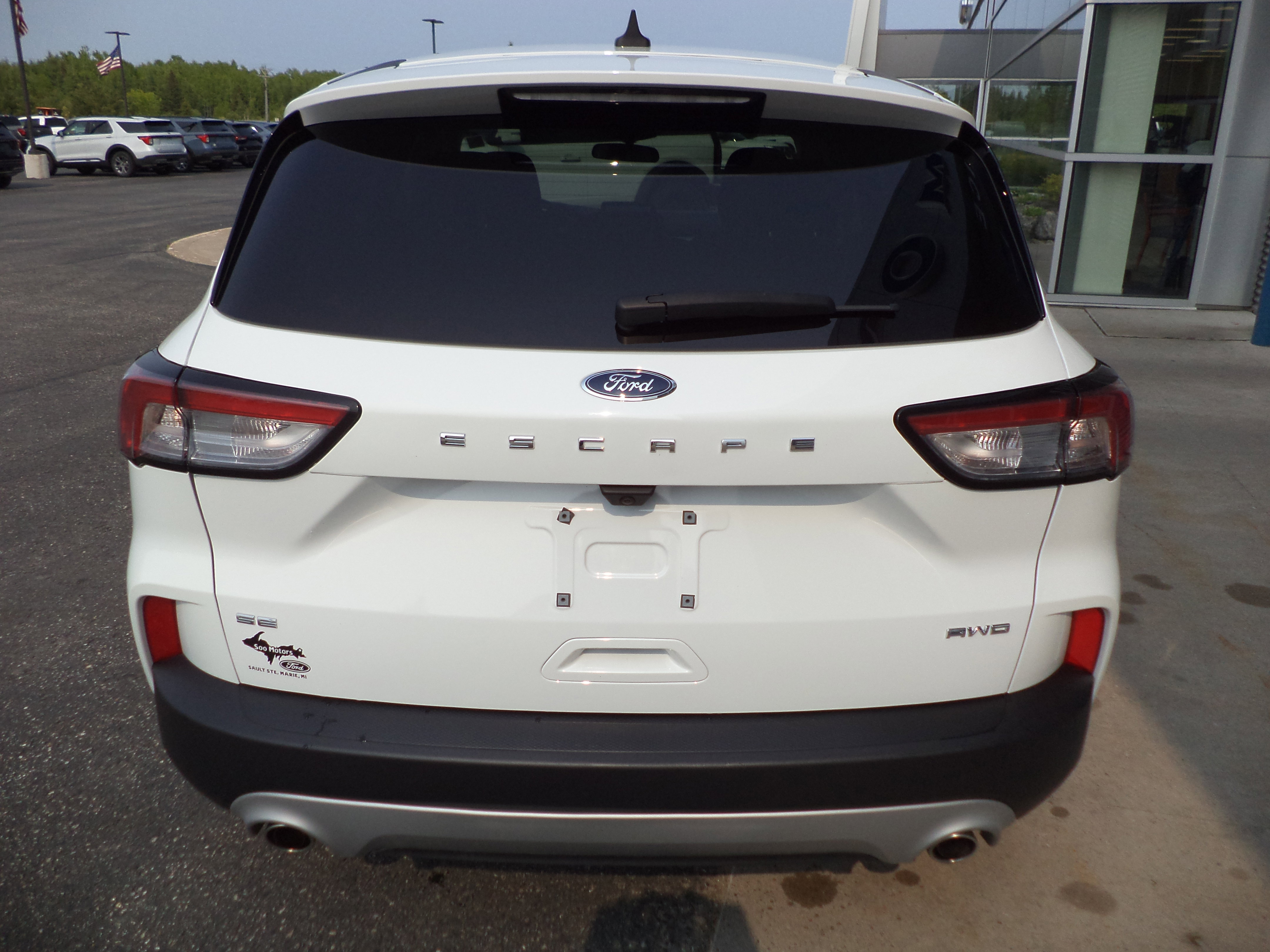 Used 2022 Ford Escape SE w/ Cold Weather Package image 5