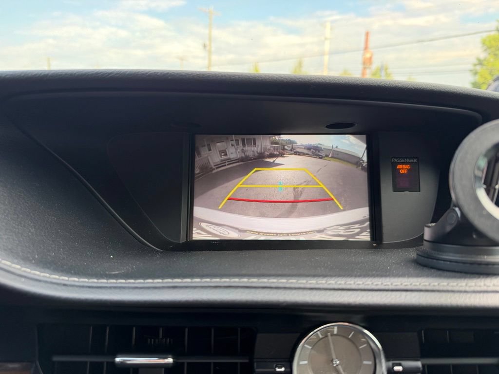 Used 2017 Lexus ES 300h w/ Navigation System Package FWD image 17