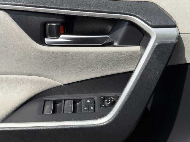 Certified 2023 Toyota RAV4 XLE Premium AWD/4WD image 22