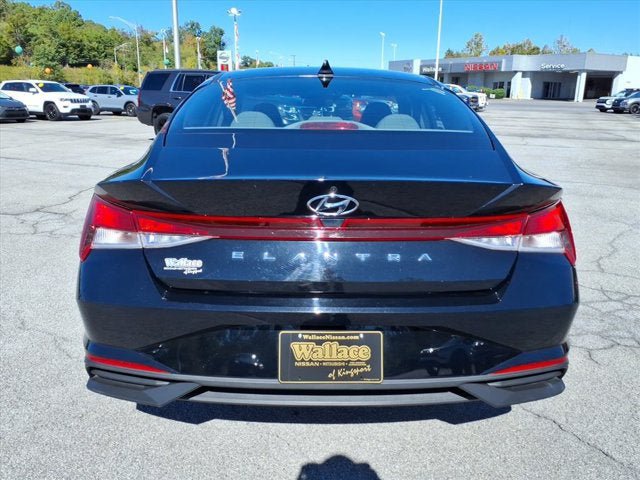 Used 2023 Hyundai Elantra SE FWD image 6