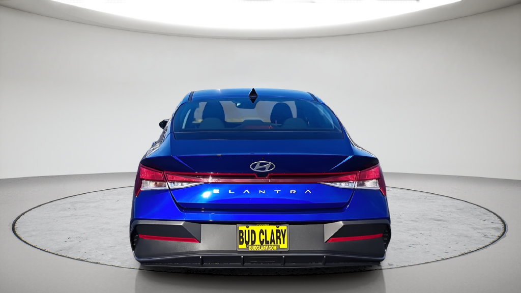 Used 2026 Hyundai Elantra SE FWD image 8
