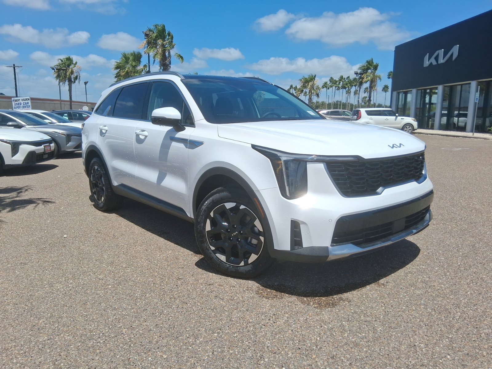 New 2026 Kia Sorento S w/ S Panoramic Sunroof Package