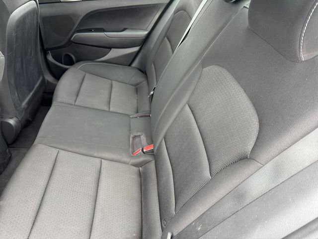 Used 2018 Hyundai Elantra SE image 9